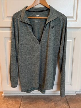 New Balance Men’s Green/Grey Fortitech Quarter-Zip Shirt